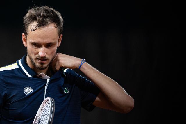 开云APP-“红土天残”草地也不灵 梅德维德夫全面性四小垫底